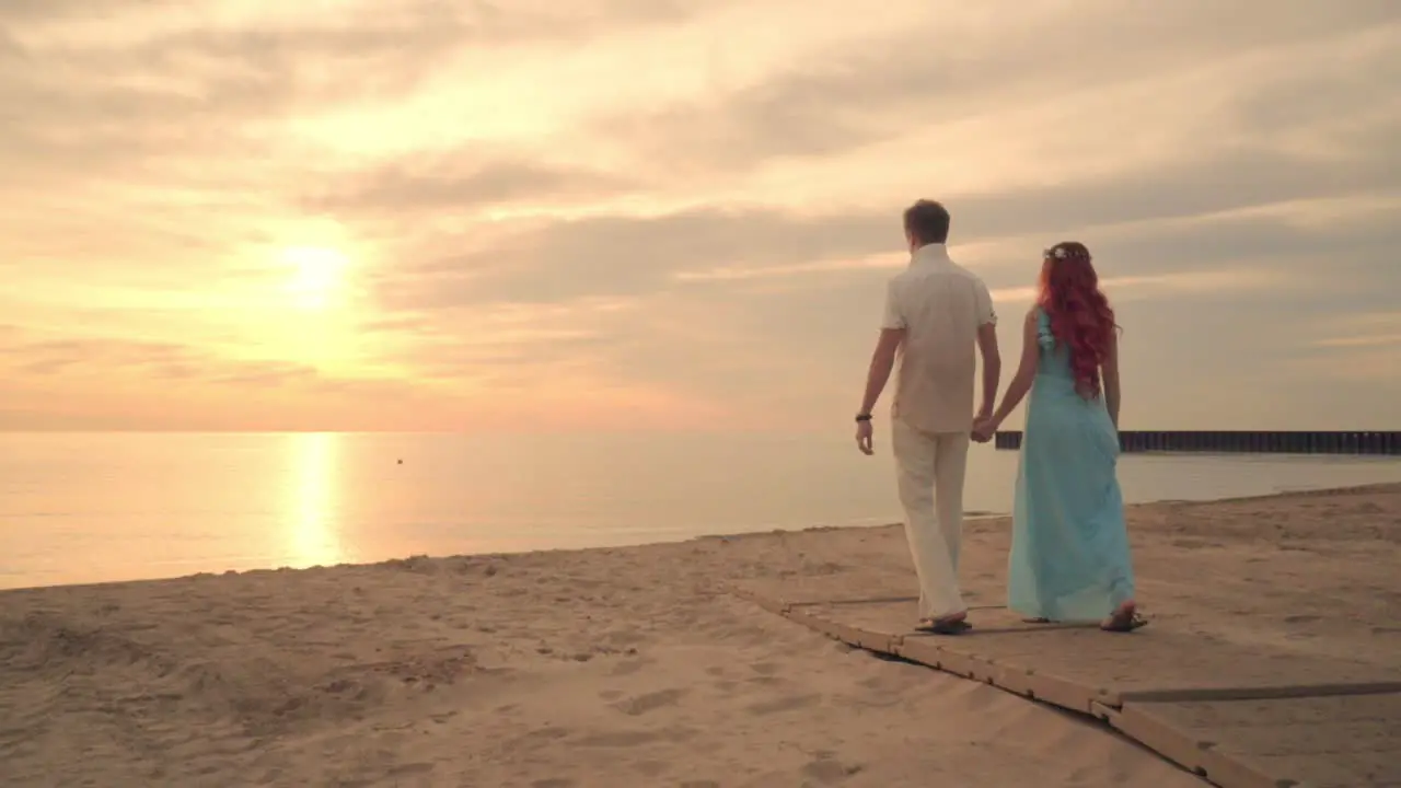 Romantic couple beach Couple beach Couple walking on beach Love concept