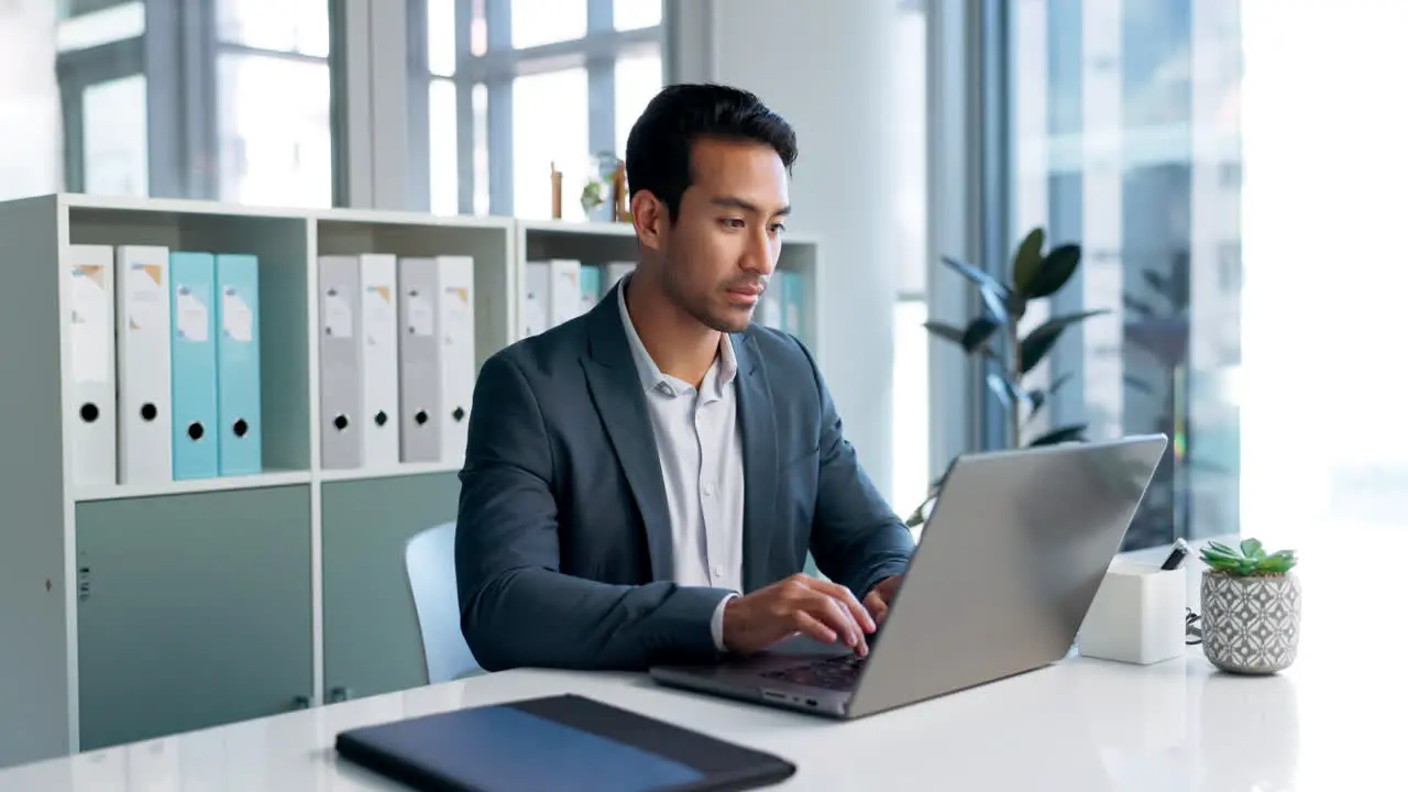 Tablet laptop and teamwork of business people