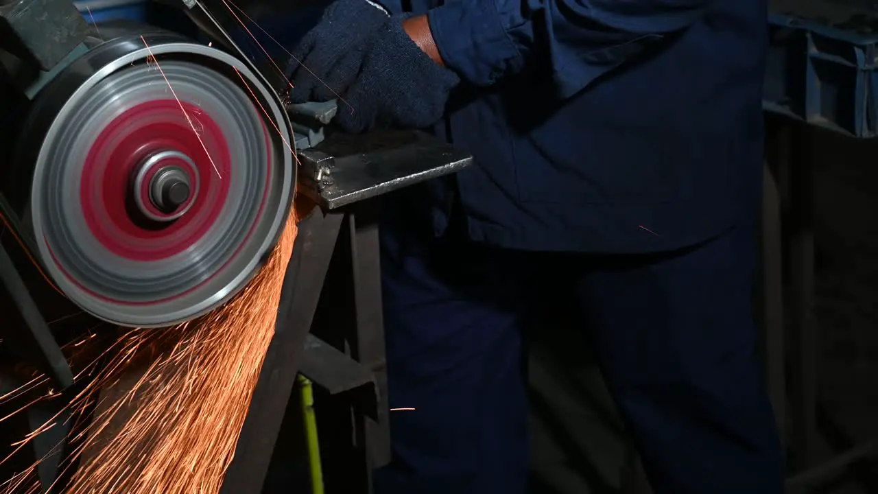 Metal grinding process on shop-floor