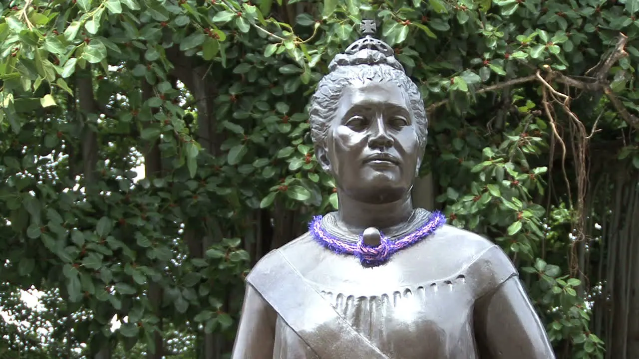 Queen Liliuokalani statue