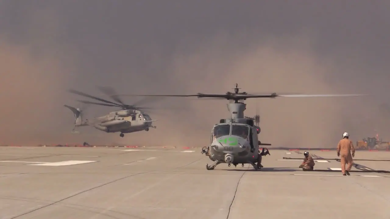 Helicopters From Camp Pendleton California Help Fight San Diego Wildfires