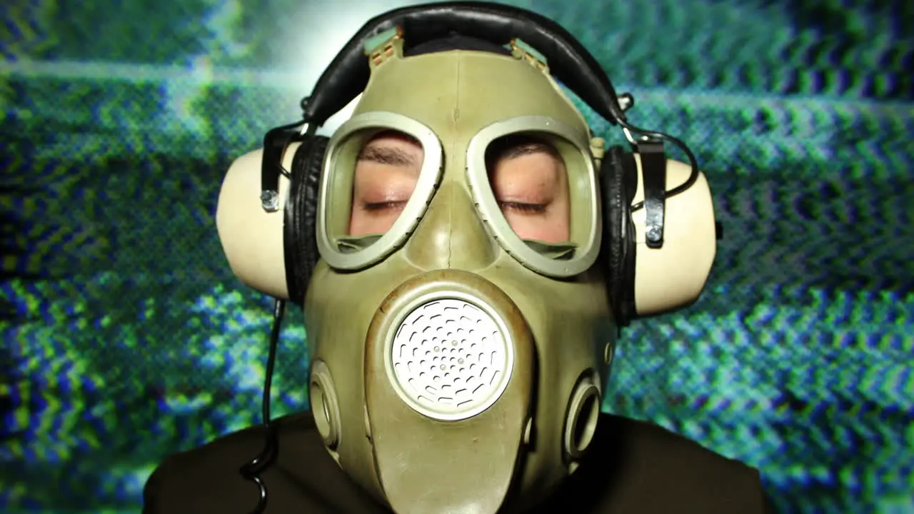 Gas Mask 04