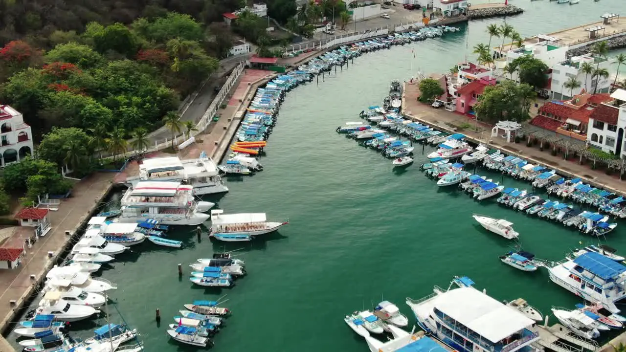 PARKED BOATS ON THE BAY