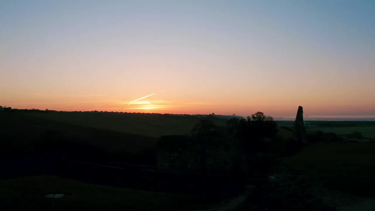 Hadleigh CastleDawn Colours Long Pan shows ruins