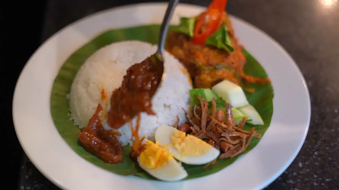 Ready rice plate for eating with garnishing