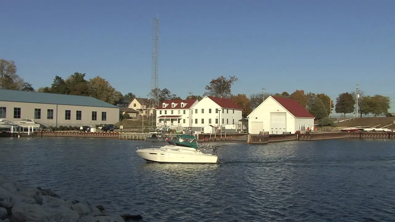 Wisconsin a cabin cruiser in Kenosha Baymov