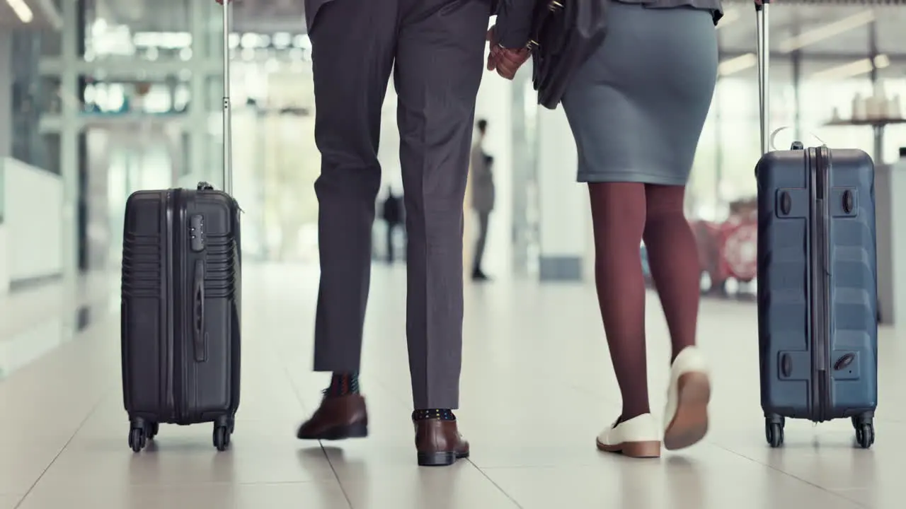 Airport suitcase business people