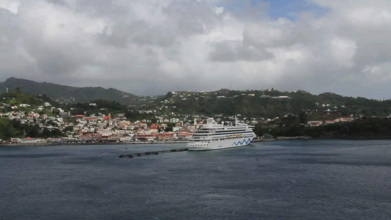 Grenada with cruise ship