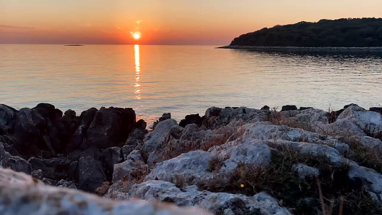 Beautiful sunset timelaps at the sea