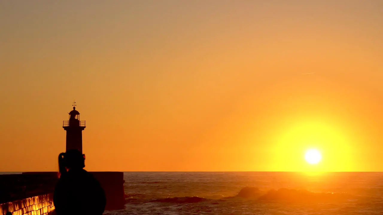 Beautiful silhouette people sunset porto portugal