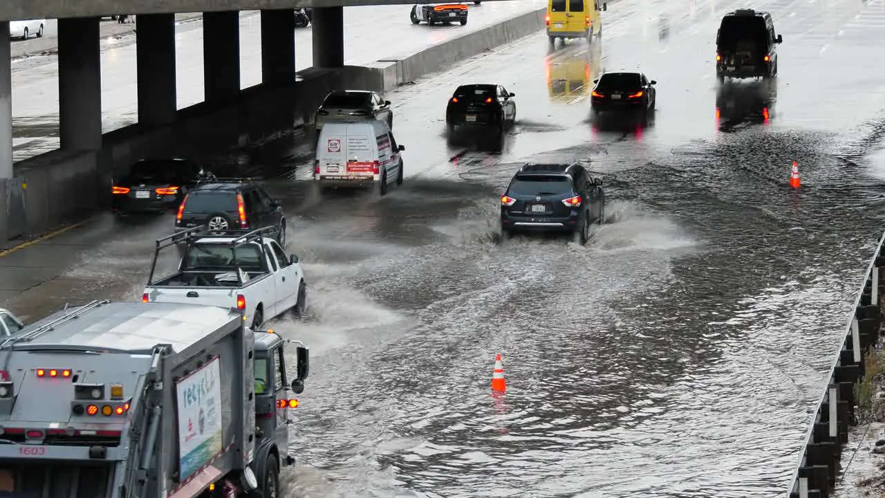 freeway flooding causes major delays