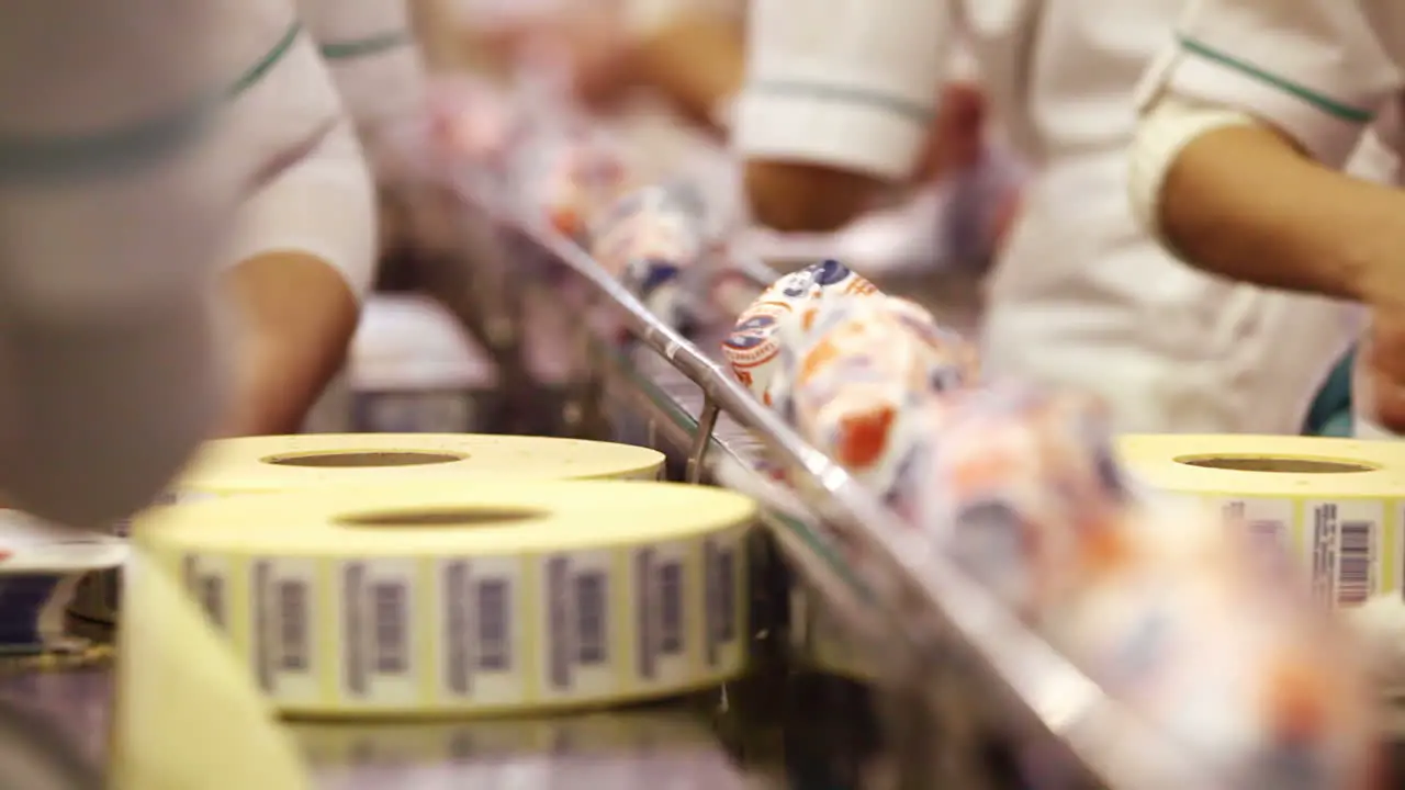 Packed ice-cream on the belt