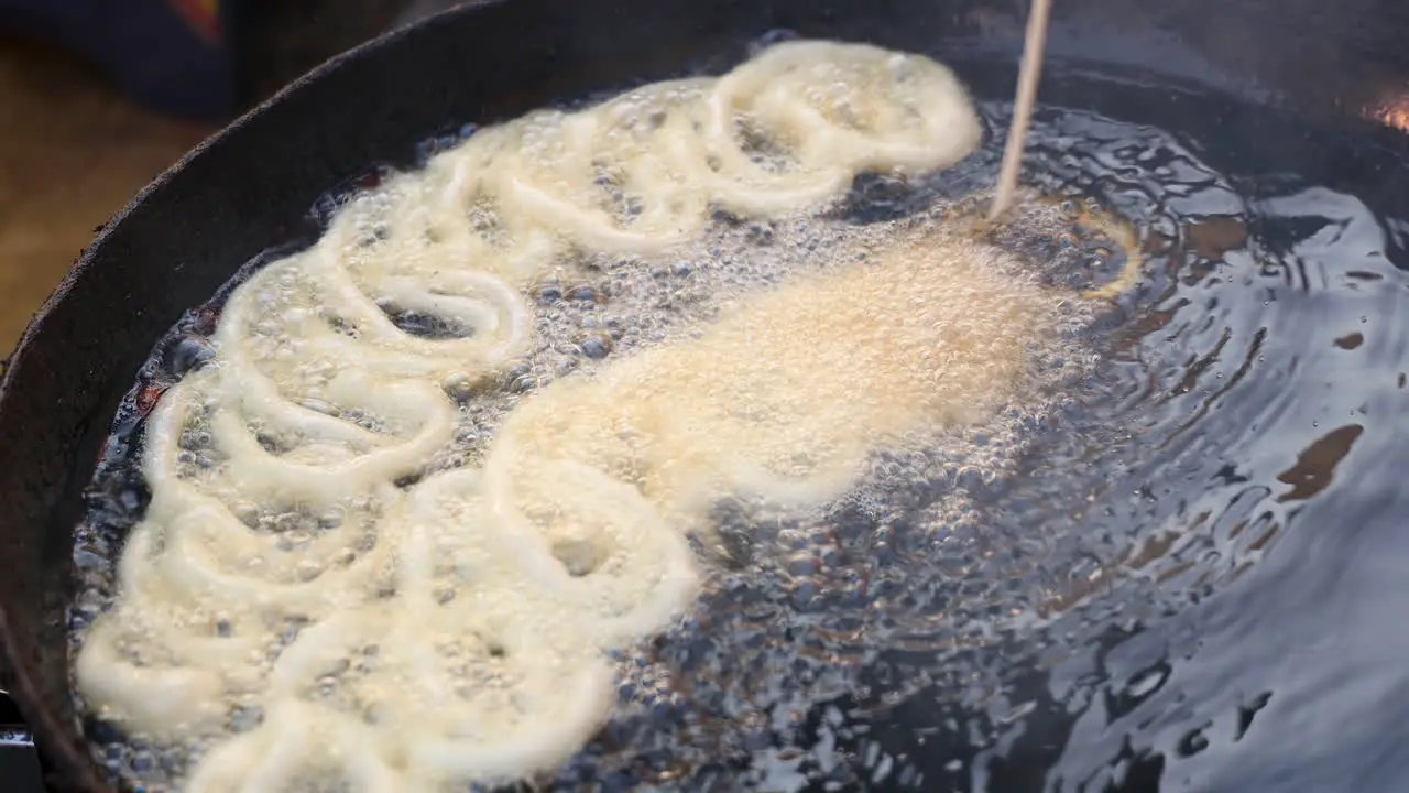 Frying Jalebi