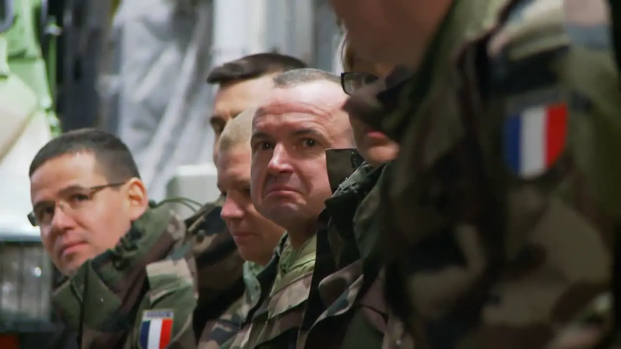 French Personnel Board A C17 Globemaster For A Mission In Mali 2