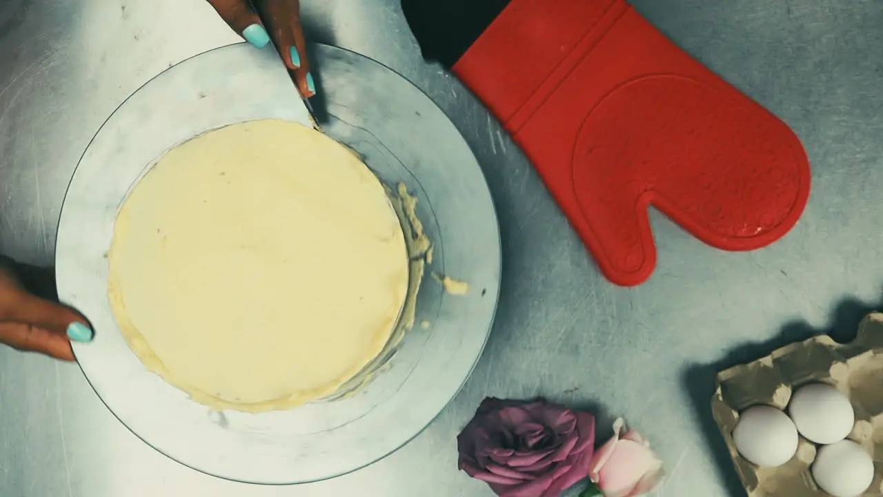 Vanilla cake spinning on a plate closeup