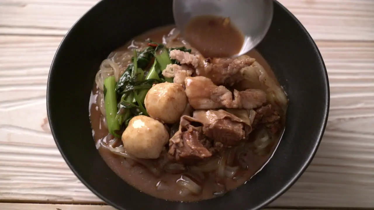 Rice noodle soup with Stewed pork