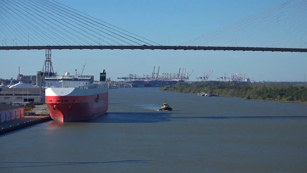 Savannah Georgia zoom in on river