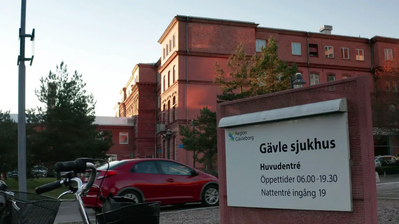 Cars arriving to a hospital in the east of Sweden during the pandemic