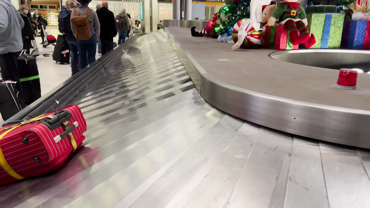 Luggage carousel at Christmas in the Airport