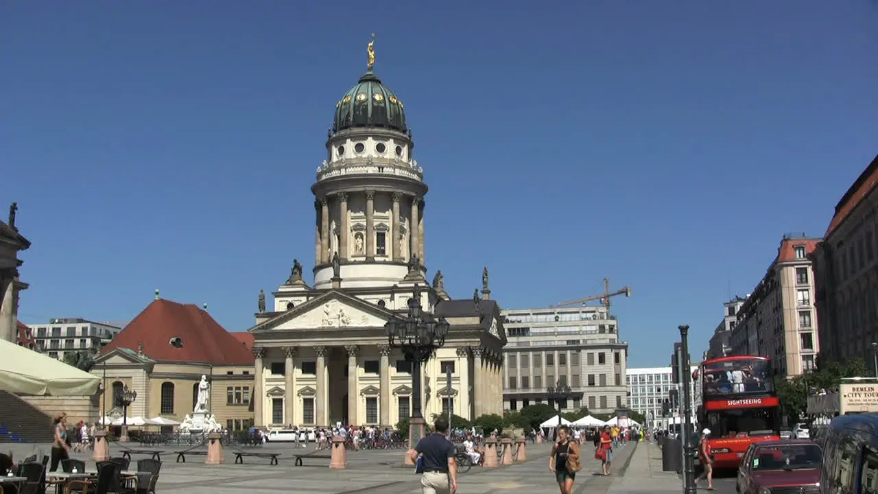 Berlin Gendarmenmarkt Franzosischer Dom wider angle