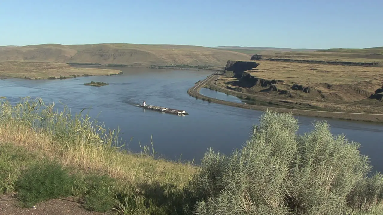 Oregon Columbia Gorge Celilo Falls site barge time lapse