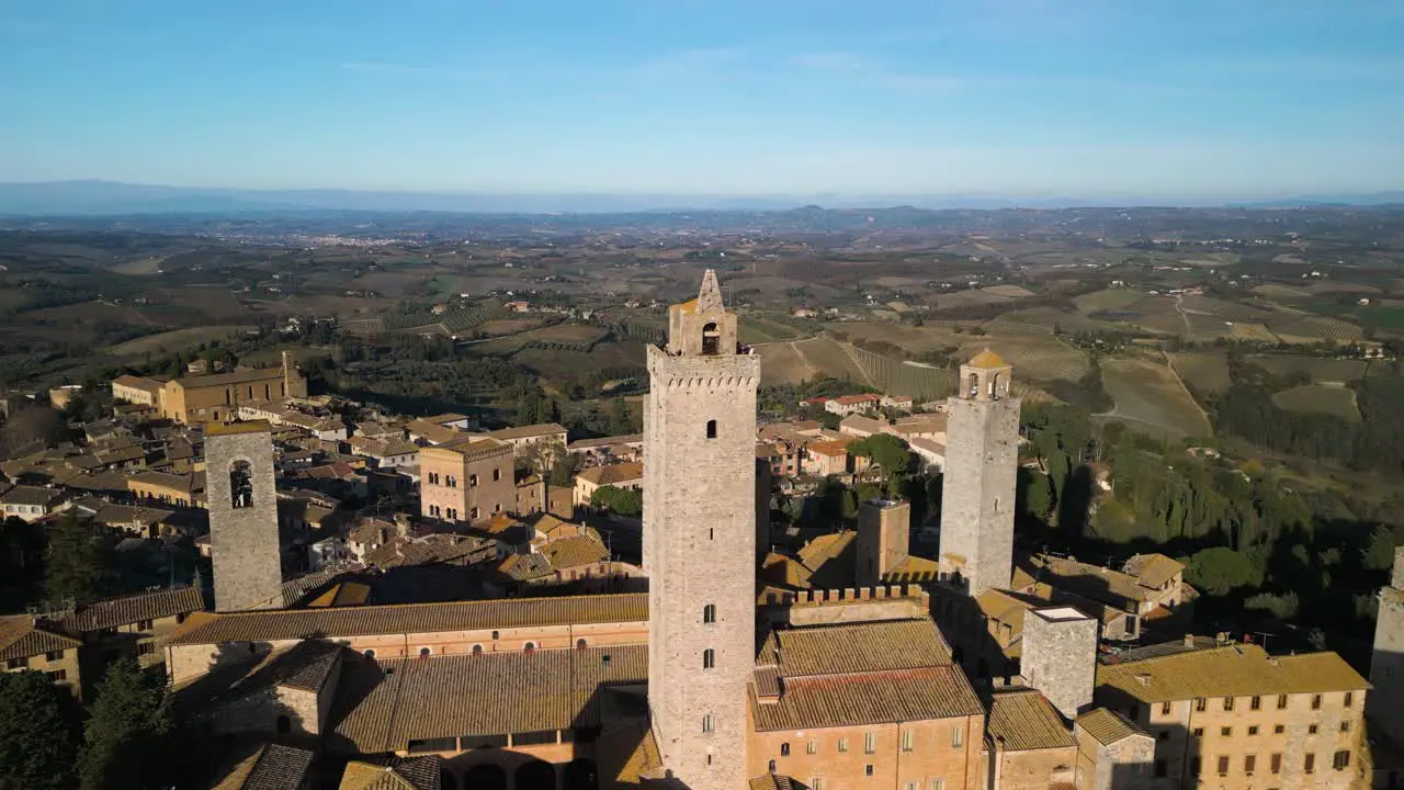 Backwards Drone Shot Reveals Epic Medieval Towers in San Gimignano Italy