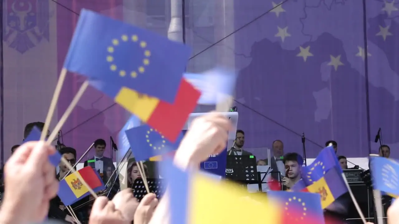 Thousands of people rally in Moldova's capital Chisinau to back the government’s drive to join the European Union