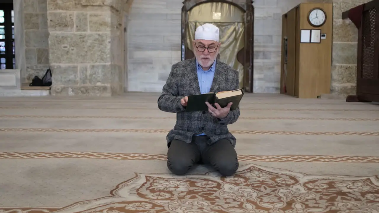 Praying with reading quran