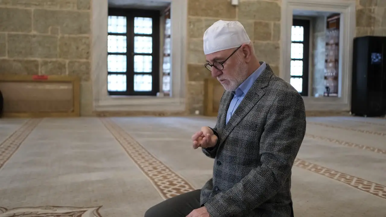 Salawat with rosary fingers