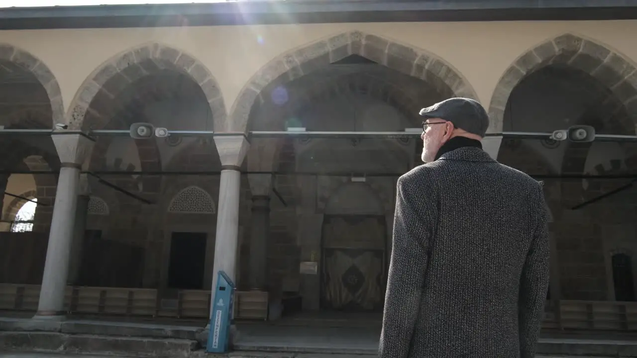 Entrance mosque courtyard