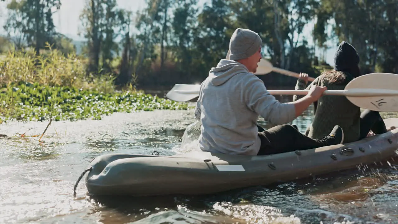 Kayak Lago Y Gente En Una Aventura Para Explorar