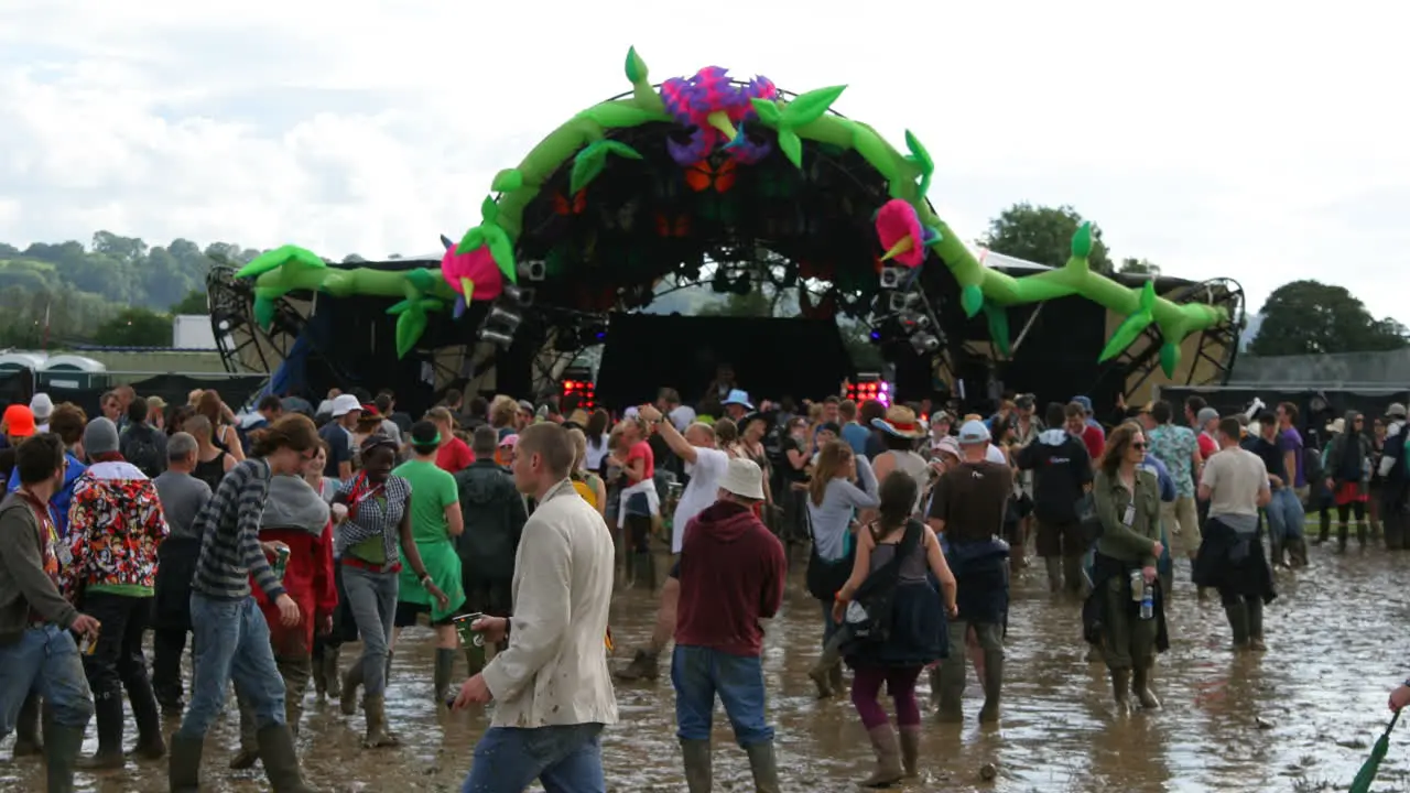 Glastonbury Festival Mud 01