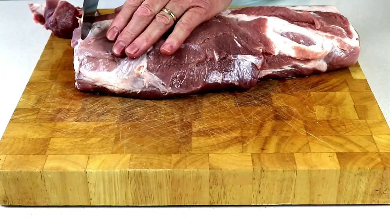 Slicing Pork Meat With a Blunt Knife