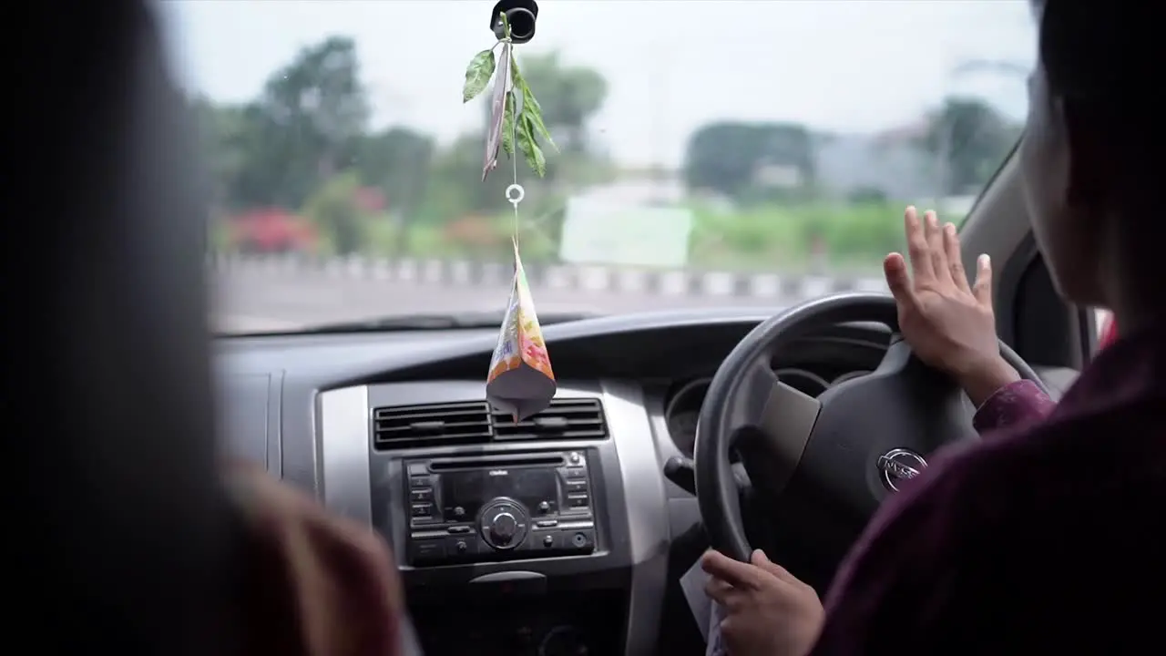 Hands on the wheel when driving at low speed from inside the car