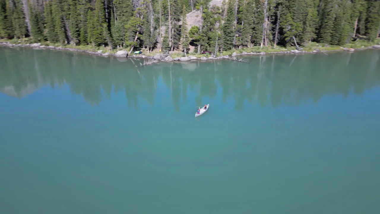 Isolated View Of Tourists Kayaking On Idyllic Green River Lakes Of Wyoming