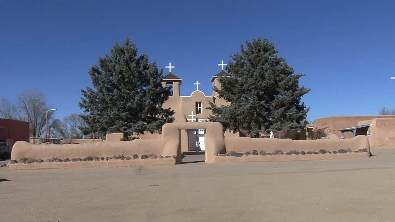 New Mexico Rancho Taos church zoom