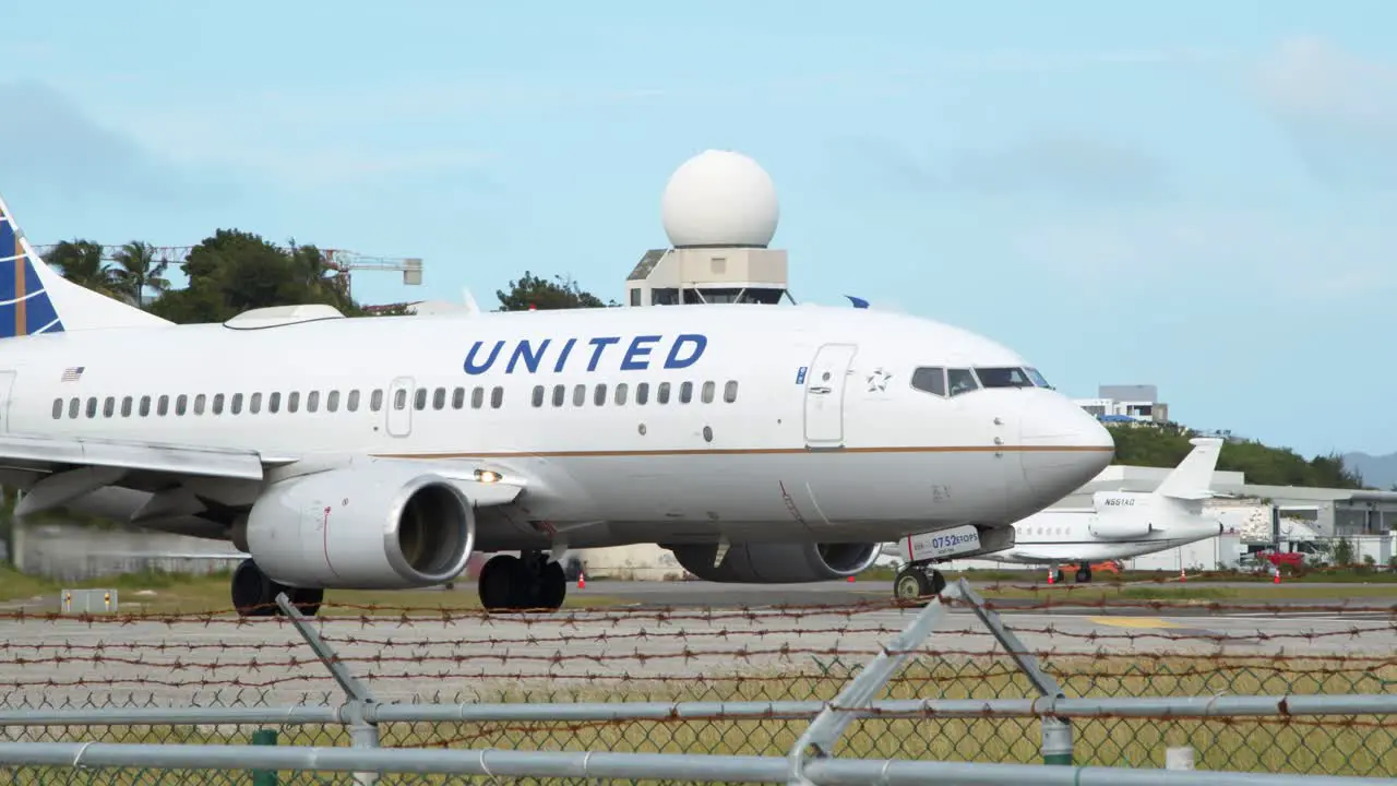 United Airlines Flight Taxi Off