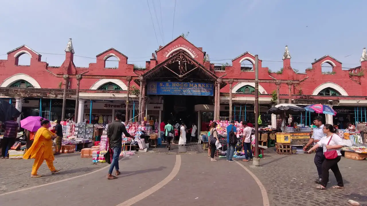 new market is one of the biggest market in Kolkata