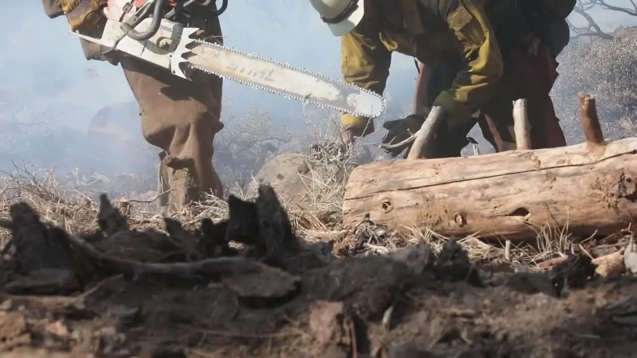 Us Army Soldiers Joint Base Lewis Mcchord Use Chains Saws And Shoves Conduct Wildfire Mop Up Plumas National Forest