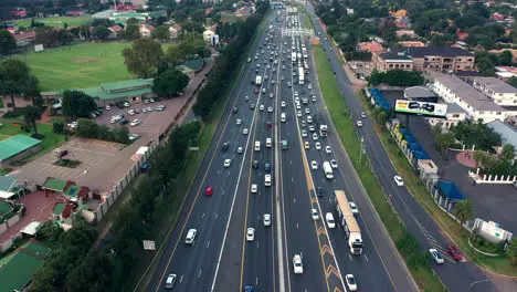 Mehr Autos Auf Der Straße Erhöhen Die Staus