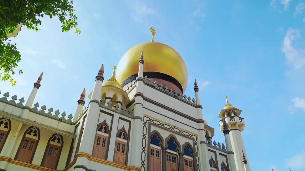 A walk towards the Sultan Mosque Singapore