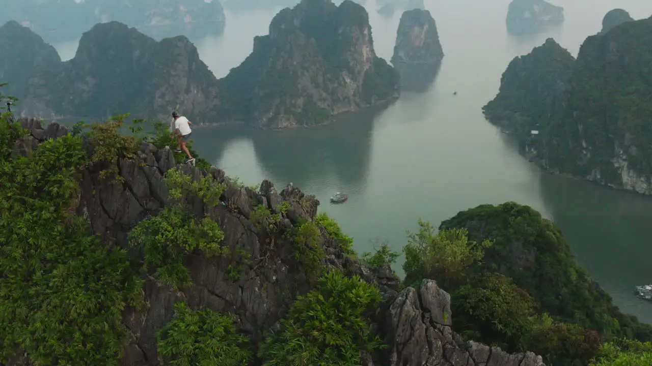 Ha Long Bay by Air 07