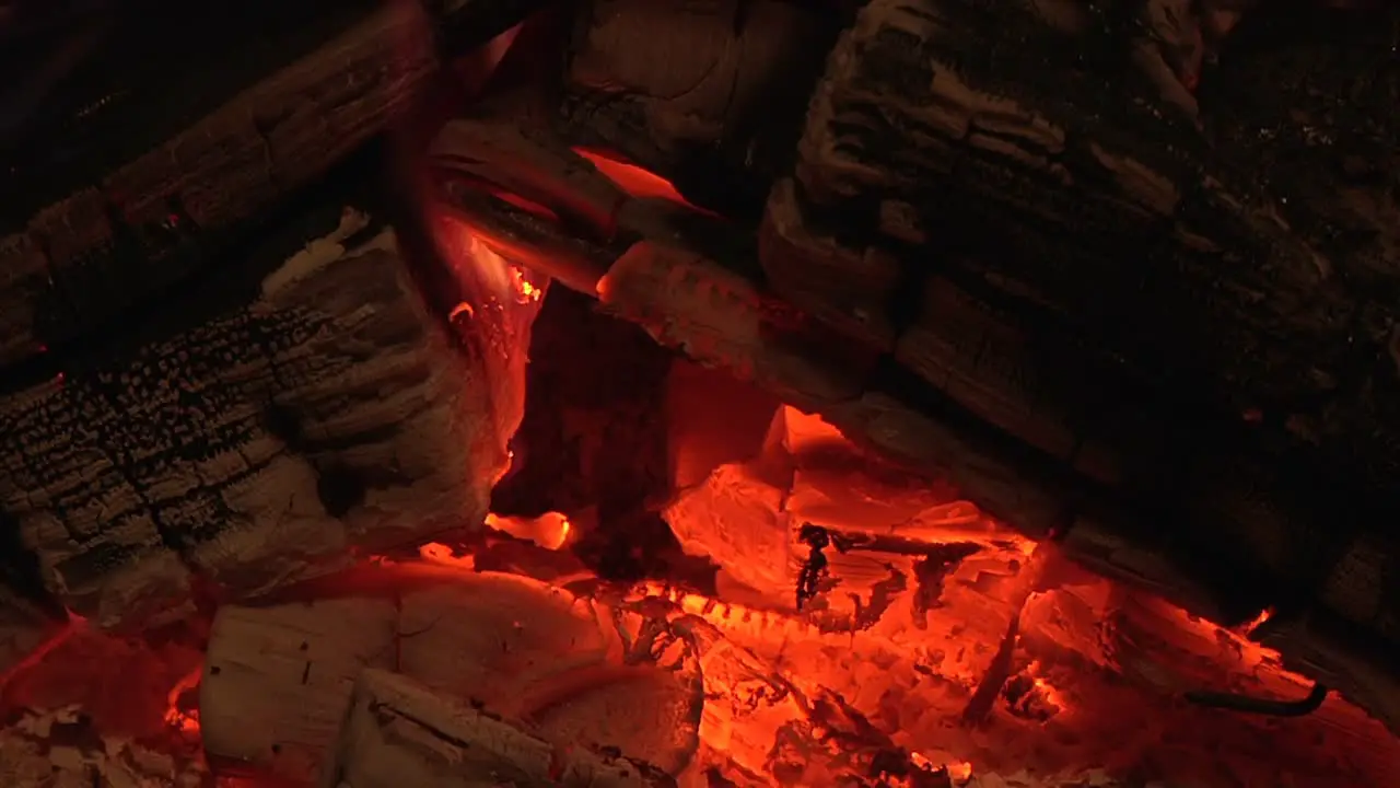 Glowing logs in Wood Burner Stove UK