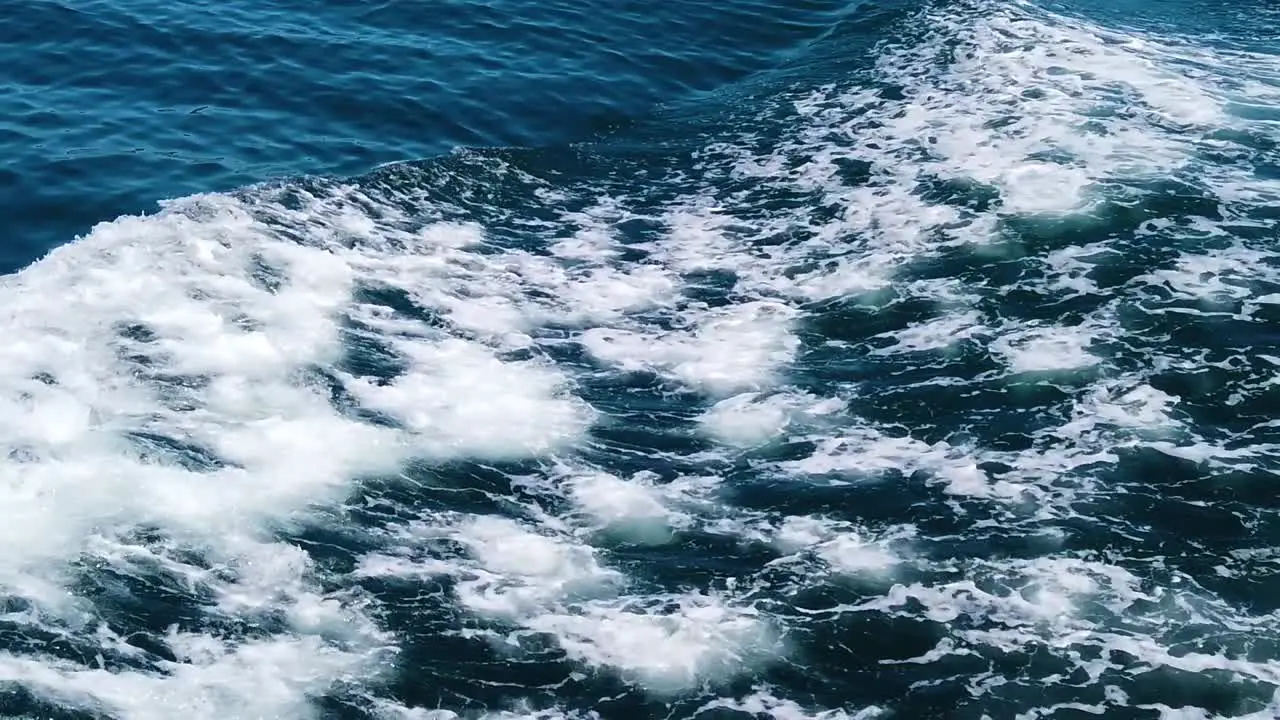 Choppy waves in 4x slow motion