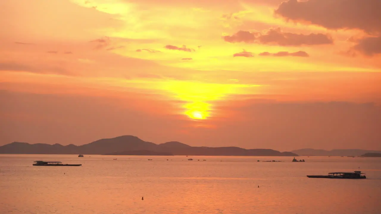 Amazing golden seascape sunset Static