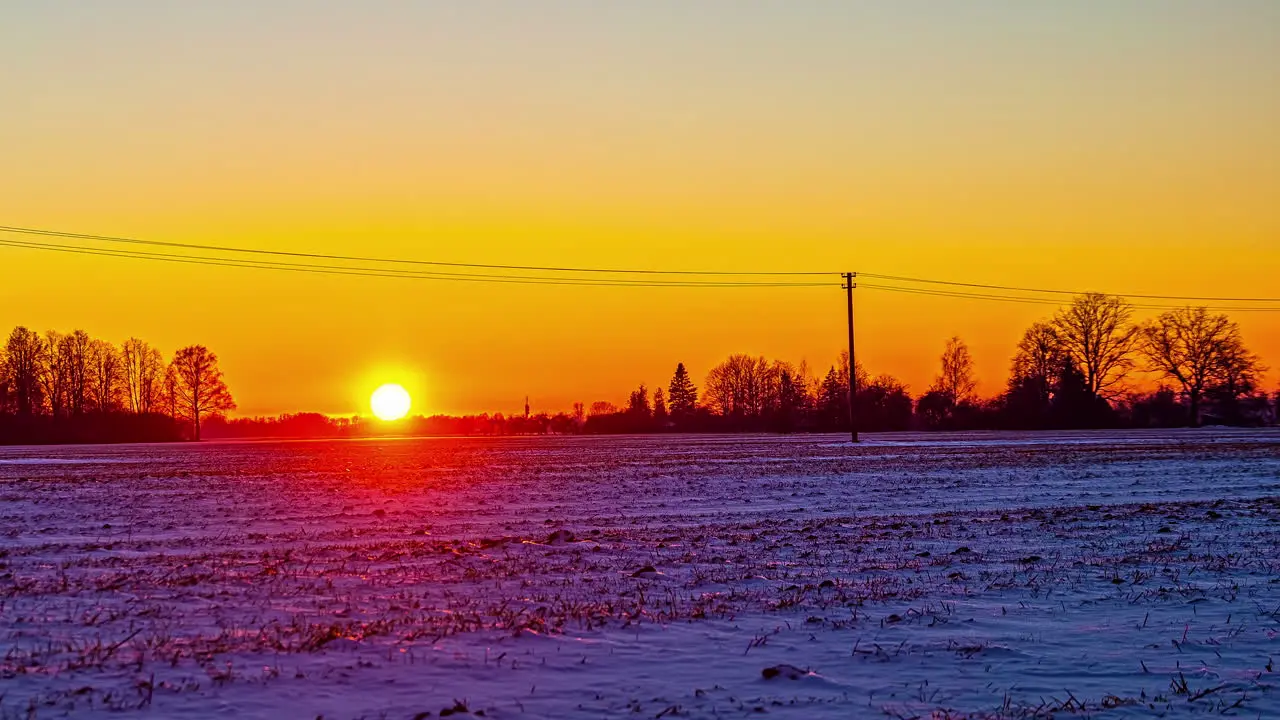 Time-lapse of sun vibrant colors disappearing into yellow