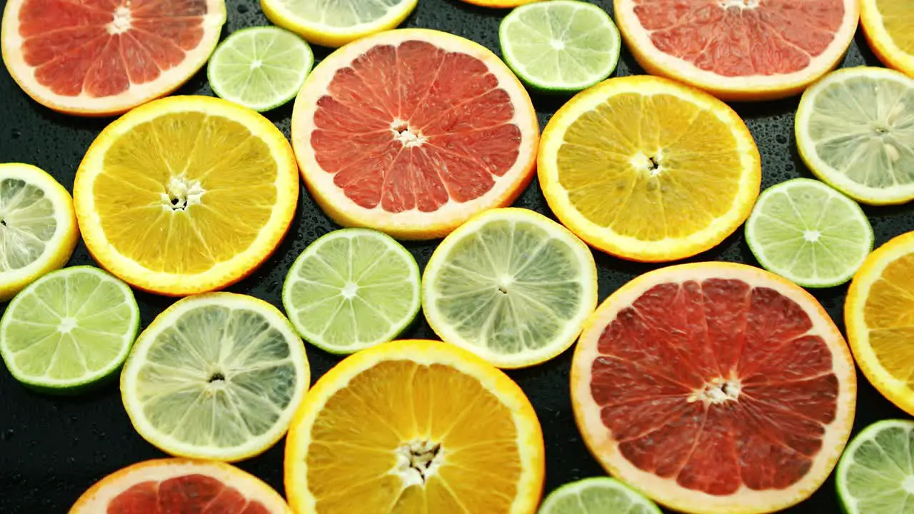 Assortment of sliced citruses 