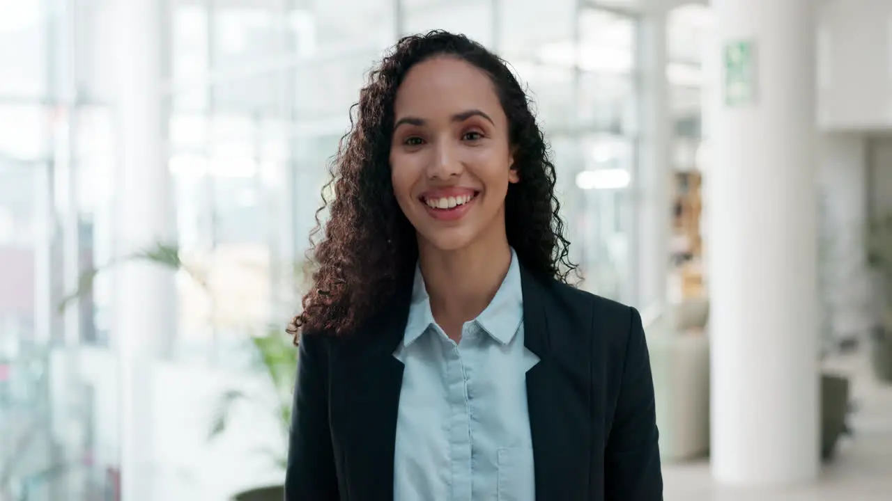 Face smile and a corporate business woman