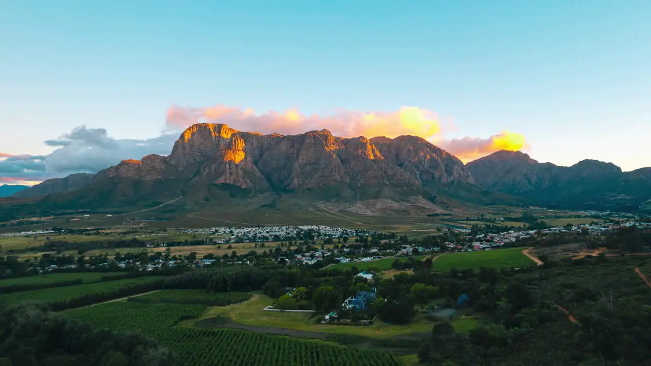 Experience the beauty of South Africa's mountains and nature in this mesmerizing collection of hyperlapse footage where dynamic clouds and vibrant greenery create a captivating visual spectacle