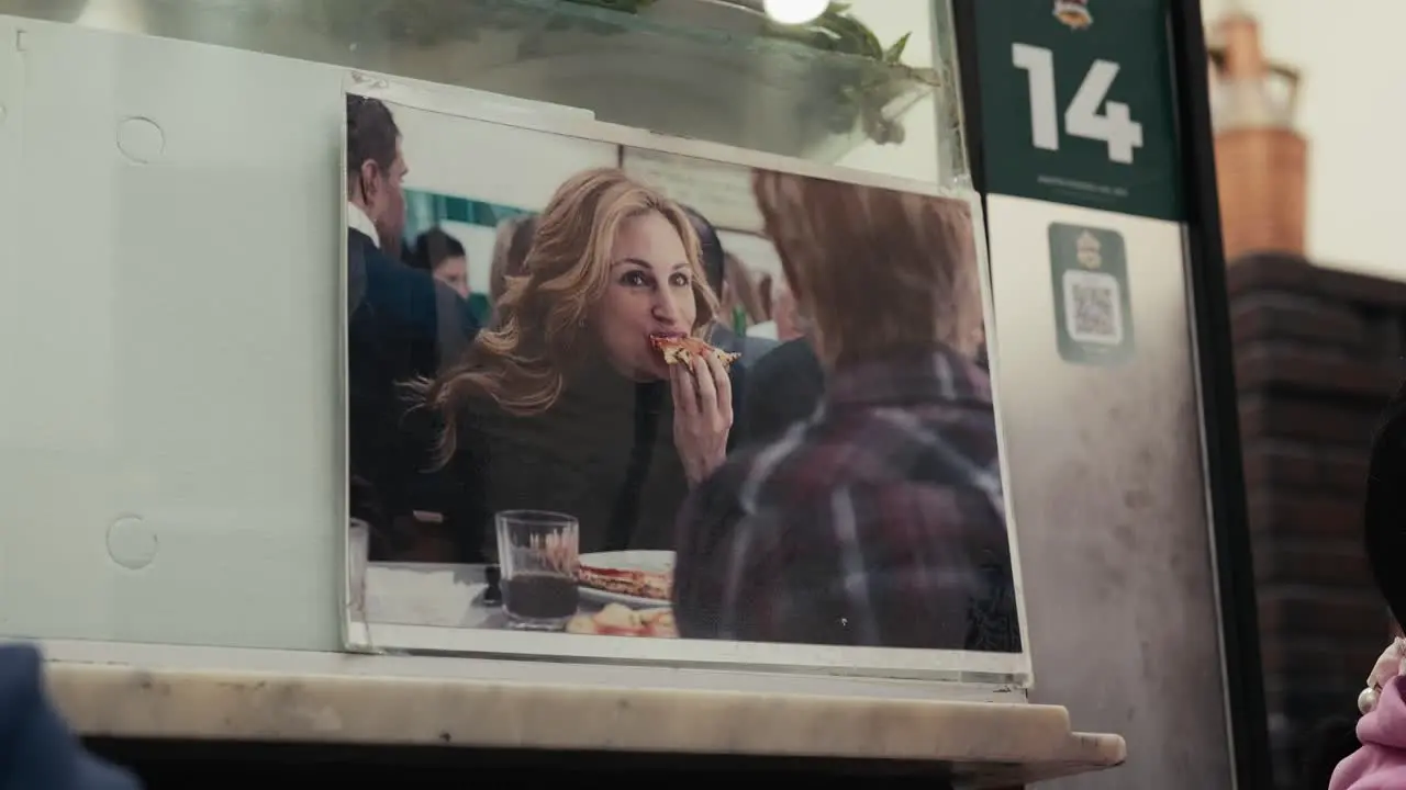 Julia Roberts Picture of "Eat Pray Love" at Pizzeria Da Michele Naples Italy